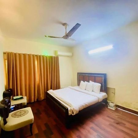 Mulberry Guest House F-10 اسلام اباد المظهر الخارجي الصورة